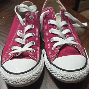 Converse Little Kids Size 1.5 Fuchsia Canvas Sneakers